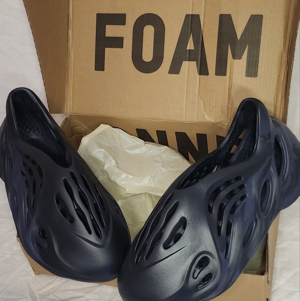 Adidas‎ Yeezy Foam Runner Mineral Blue Men's Size 7